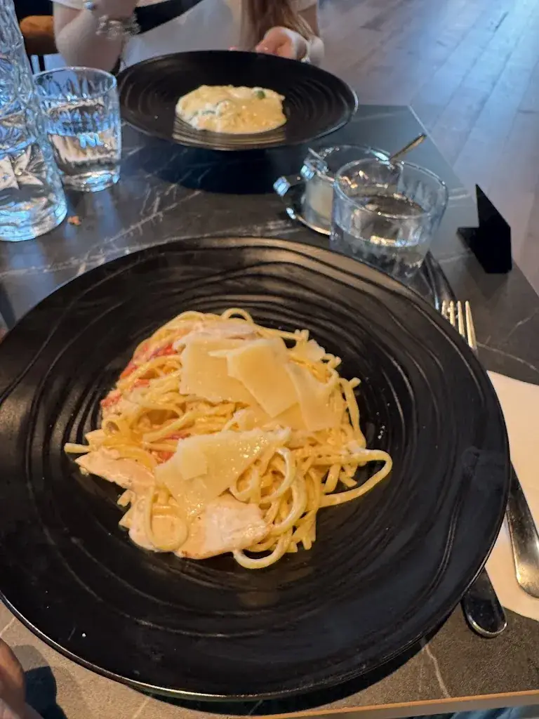 Serhii Zabolennyi_La villa Brasserie Italienne Genay_Genay_review