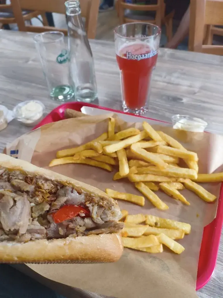 Christopher Tirion_Le Saint Laurent_Sars-Poteries_review