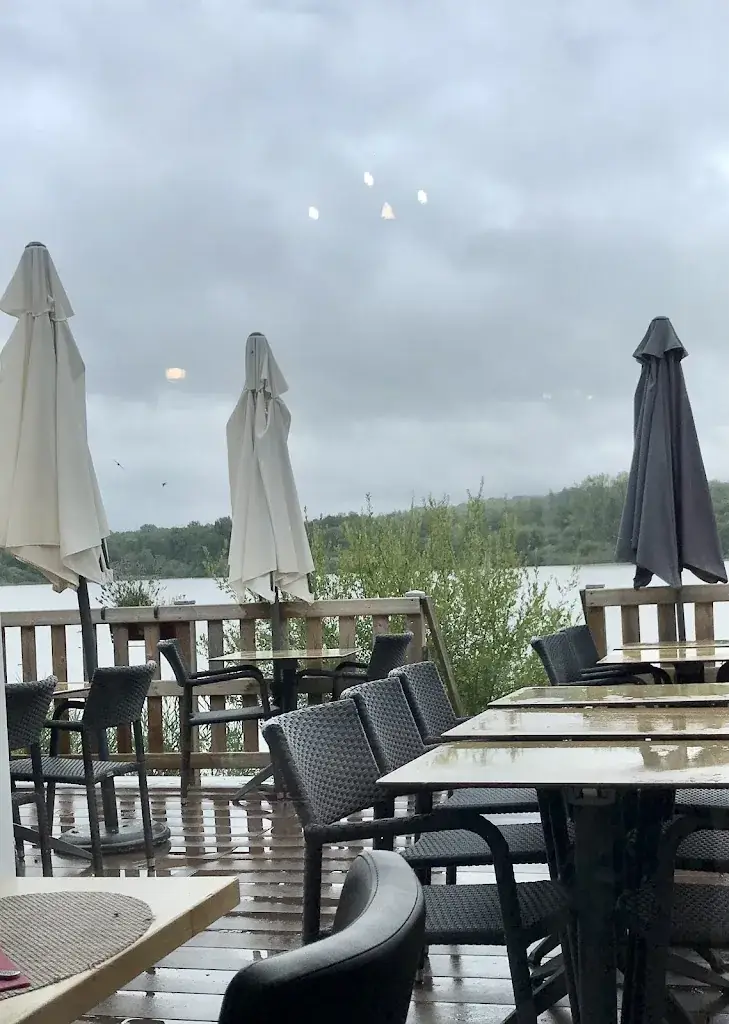 Isar Qallija_La petite Folie_Trélon_review