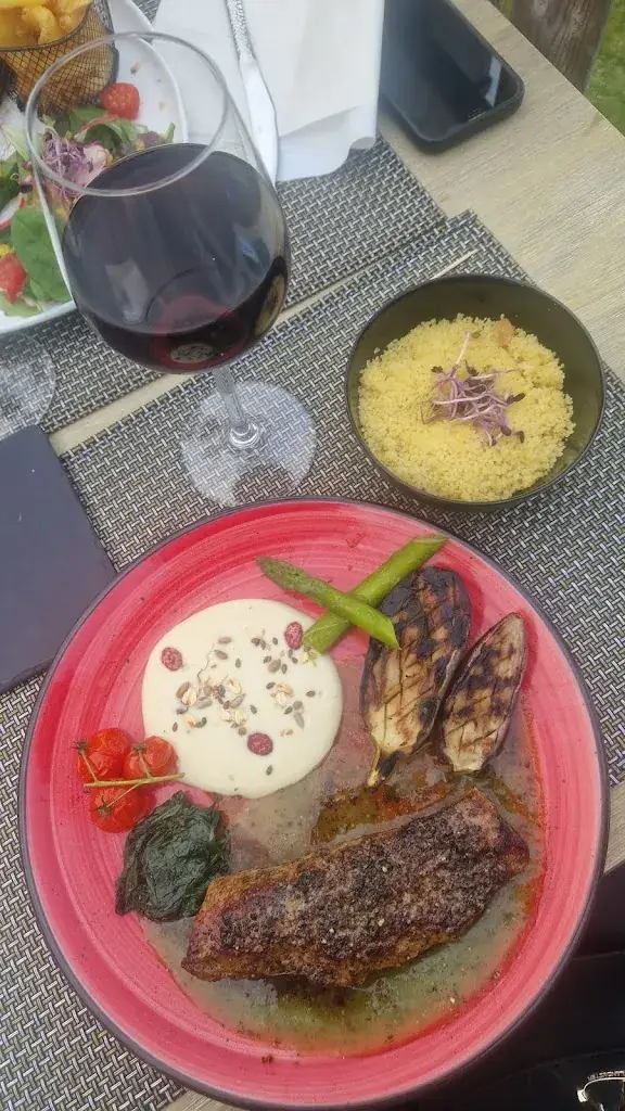 Pamela Legros_La petite Folie_Trélon_review