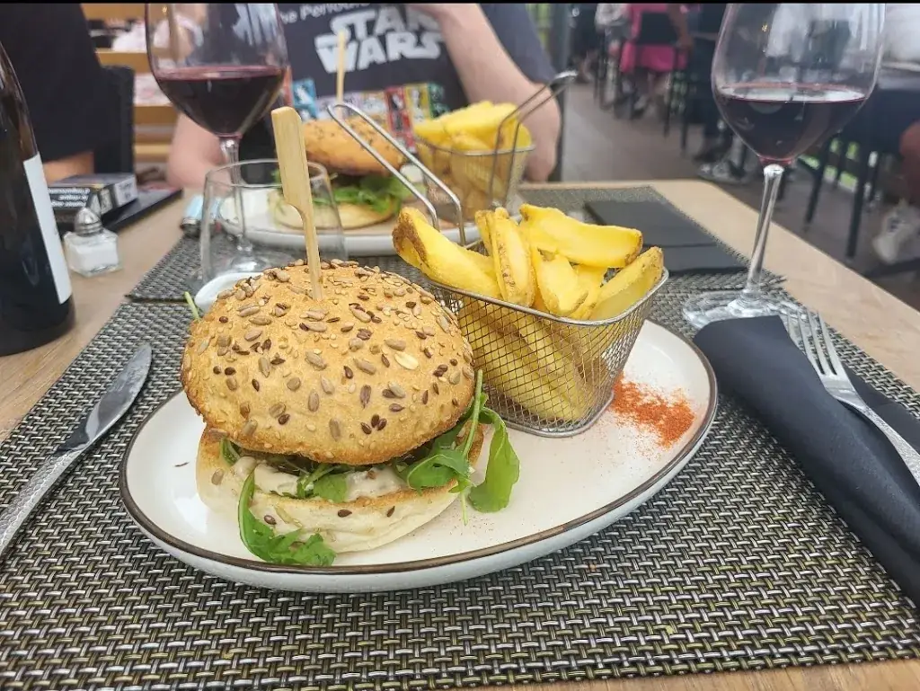 Clémence Benoit_La petite Folie_Trélon_review