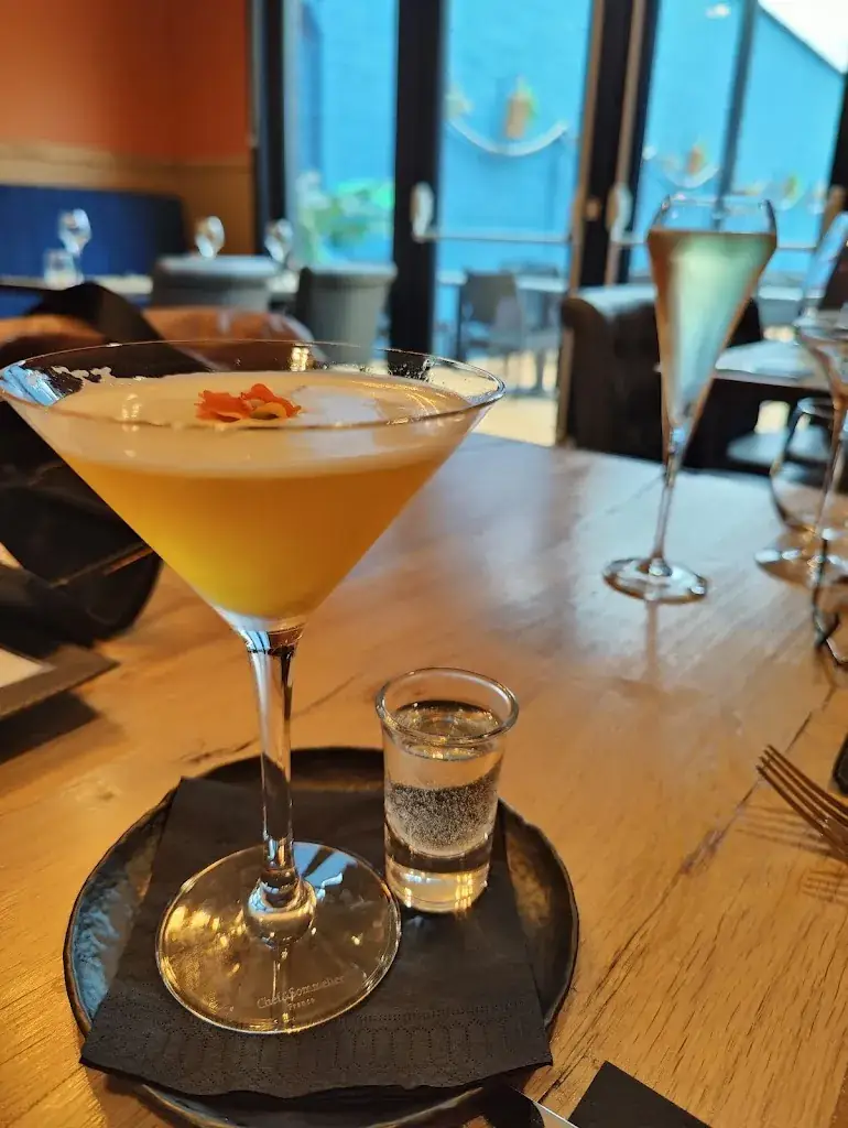 Tracey Schukow_Le Nervien_Bavay_review