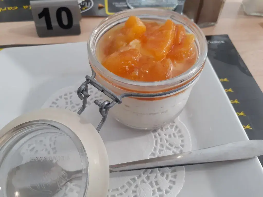 Florence Trachet_À L'USINE & LA CANTINE DE L'USINE_Bavay_review