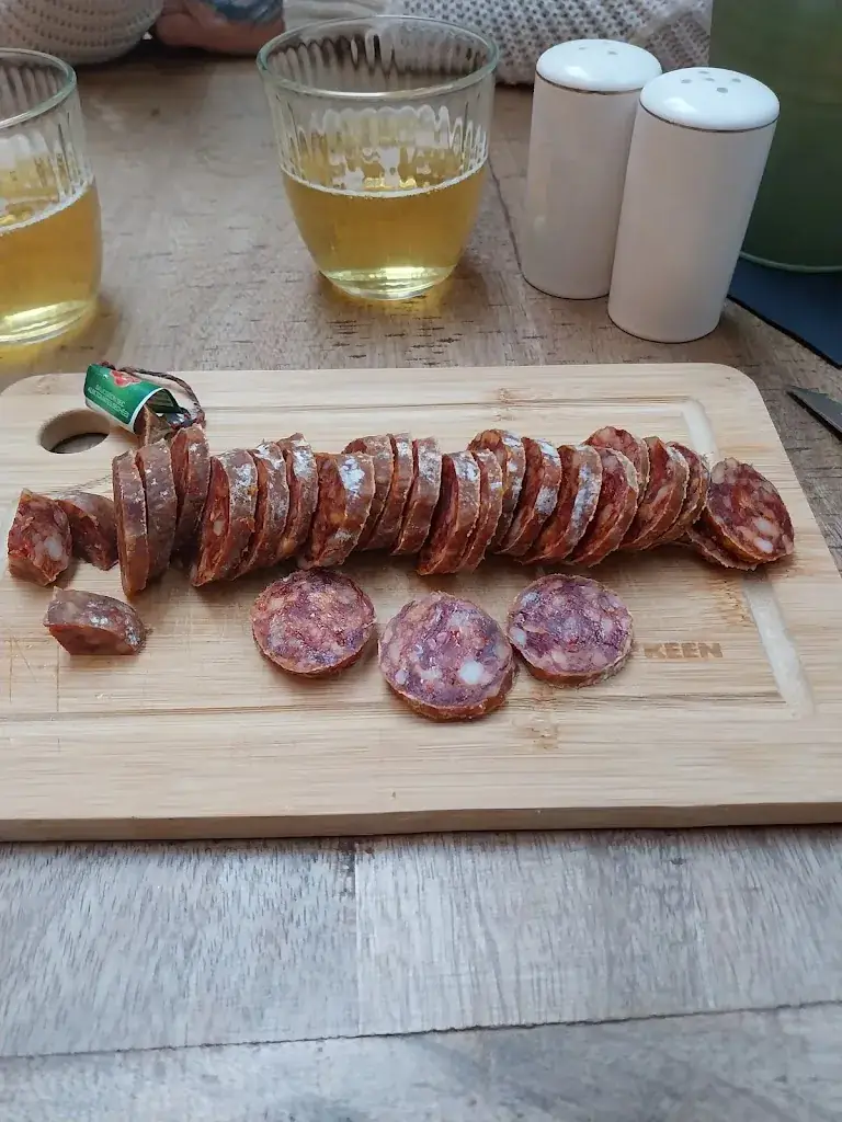 Jean Michel Carin_La crêperie des Poulettes_Bavay_review