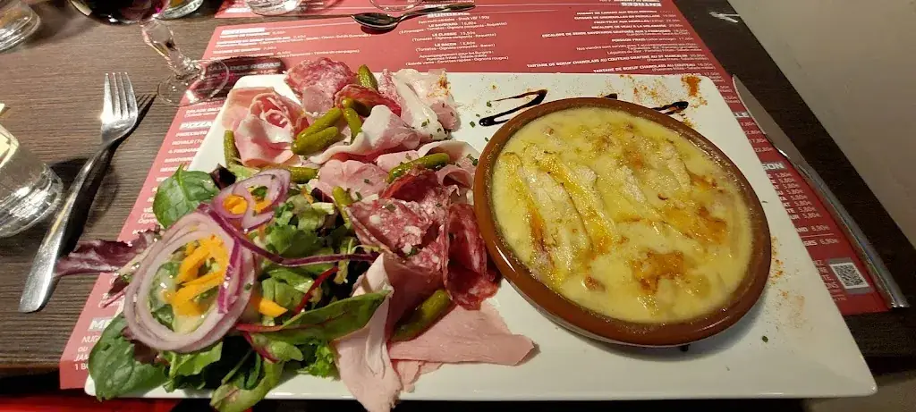 Howard Perks_Restaurant De La Halle Albertville_Albertville_review