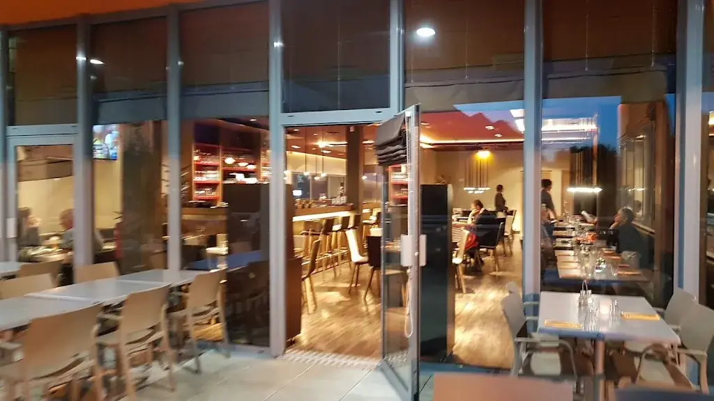 Restaurant De La Halle Albertville restaurant in Albertville