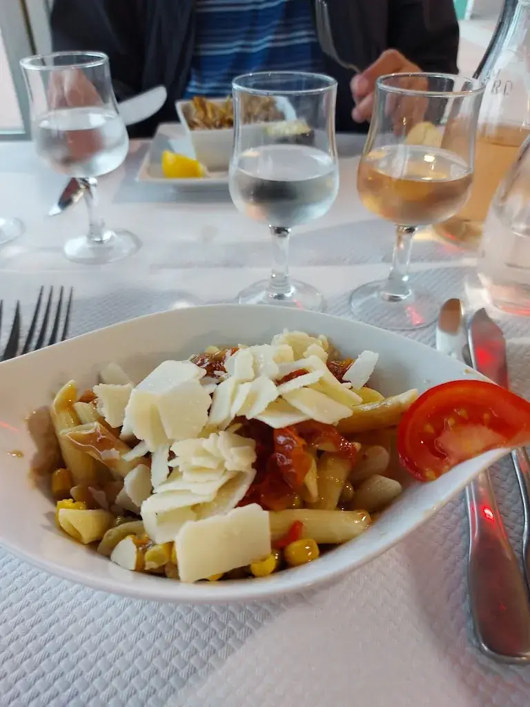 Theresa Nichols_L' Alaska_Berck_review