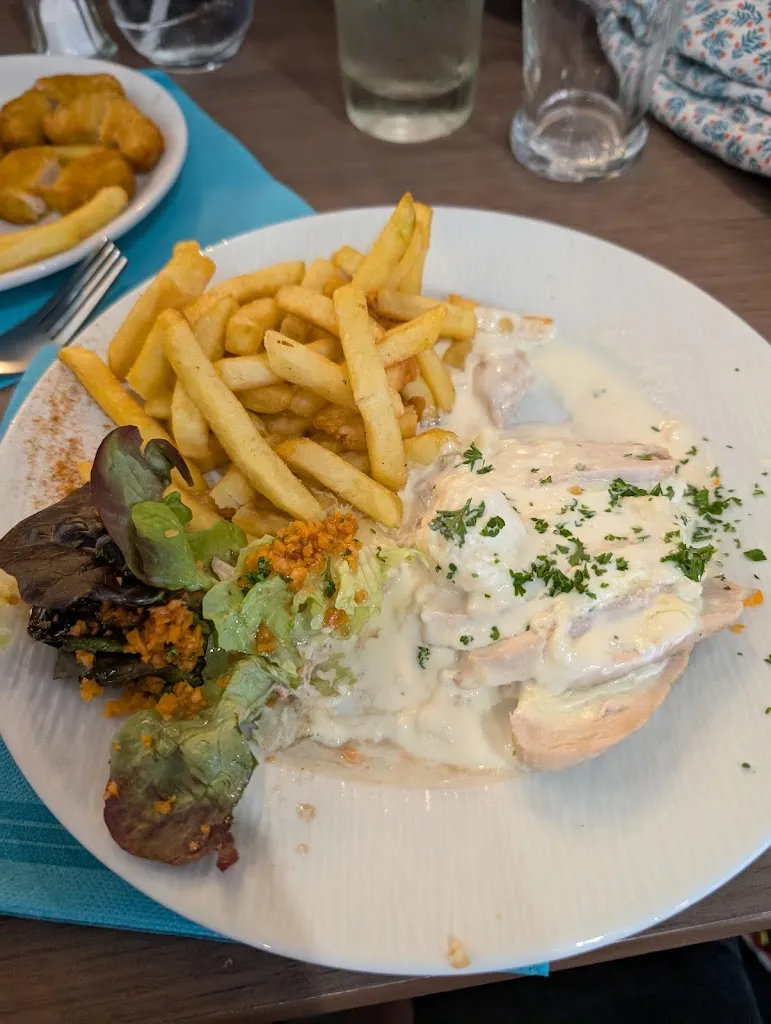 Tom Tom_A table_Berck_review