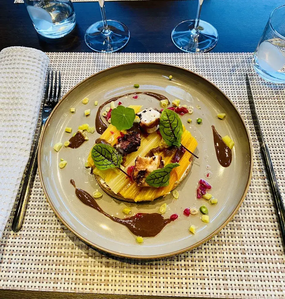 Le Contemporain restaurant in Beauvois-en-Cambrésis