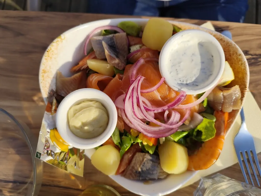 Holger Heerdegen_La terrasse_Mers-les-Bains_review