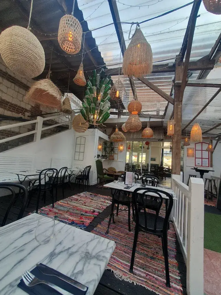 Vero Janssens_Fenêtre sur Cour_Ault_review