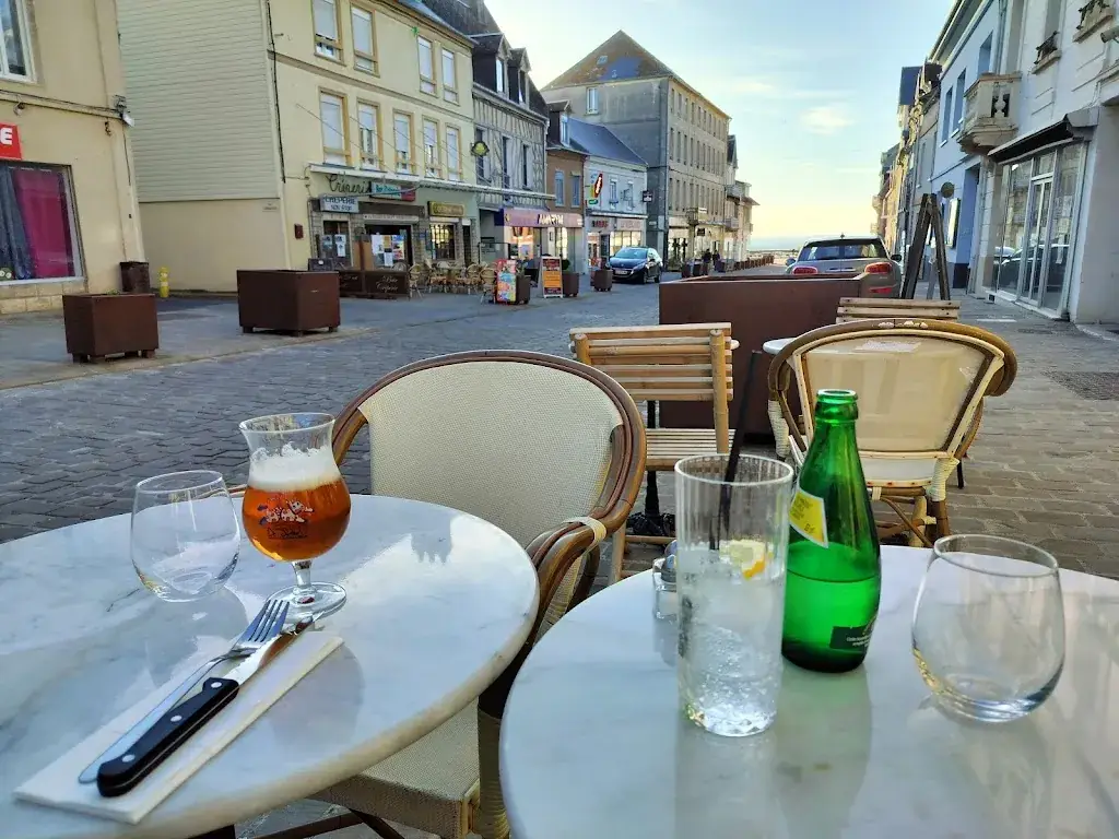Fenêtre sur Cour restaurant à Ault
