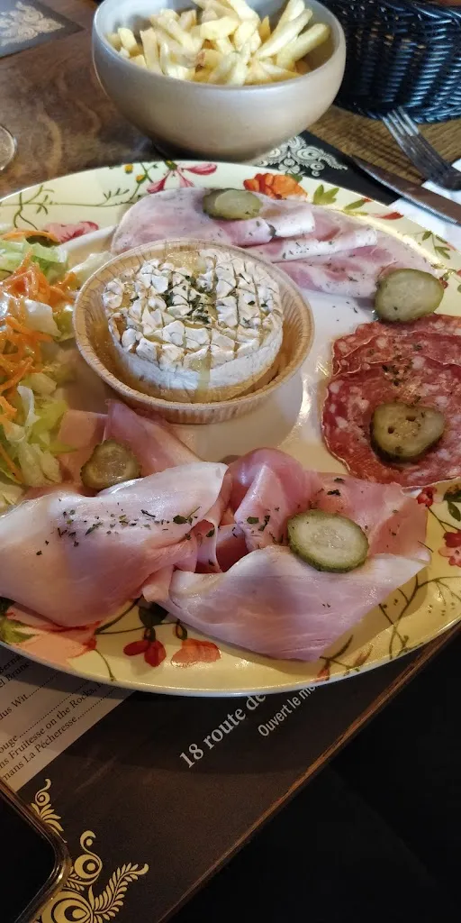 Aurelie VDBV_Saint Erasme_Sercus_review