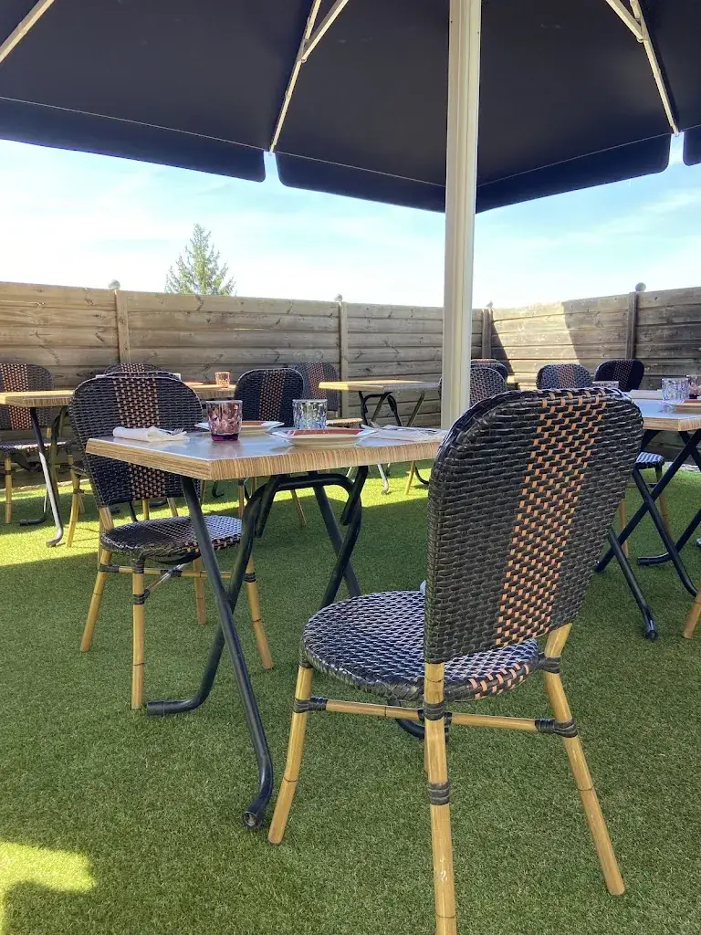 Monts Restaurant restaurante en Larajasse