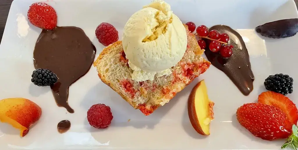 Monts Restaurant_Larajasse_slider_image_3