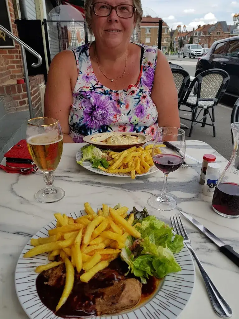 Trevor Bond_L'Épi de Blé_Bailleul_review