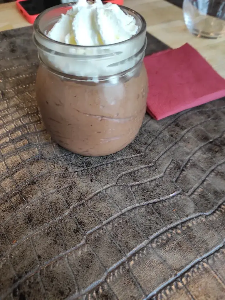 Daniele Decaesteker_L’Excelsior lounge_Bailleul_review