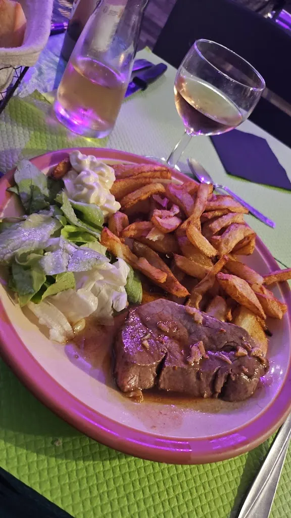 Le Torpédo restaurant in Travecy