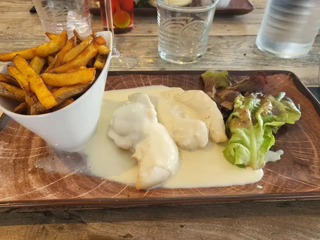 Ashley Ramez_La Grange_Villeneuve-Saint-Germain_review