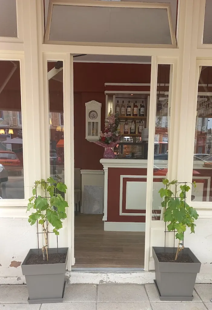 Le Bistrot de la Tour Restaurant in Feurs