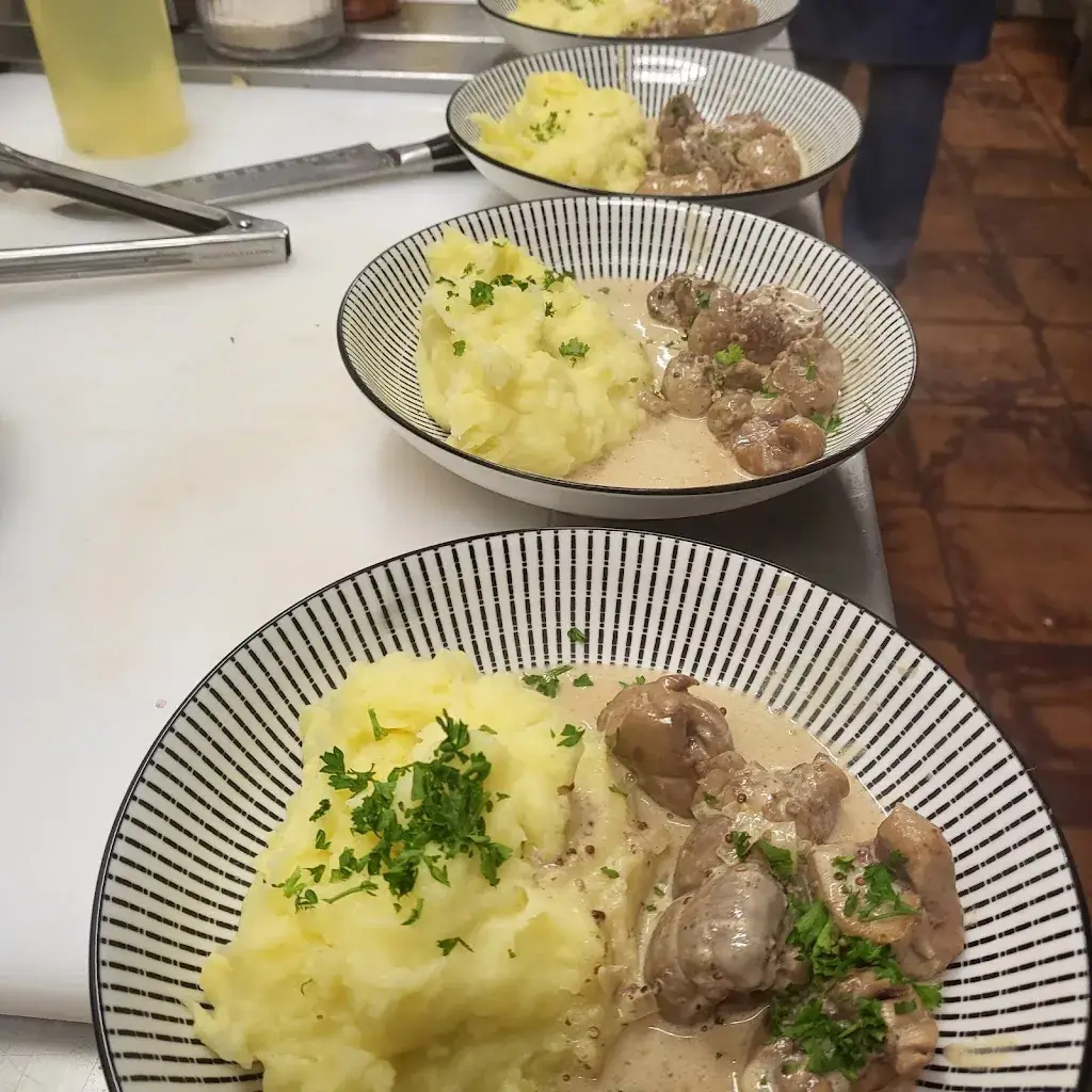 Le Bon Accueil_Bornel_slider_image_2