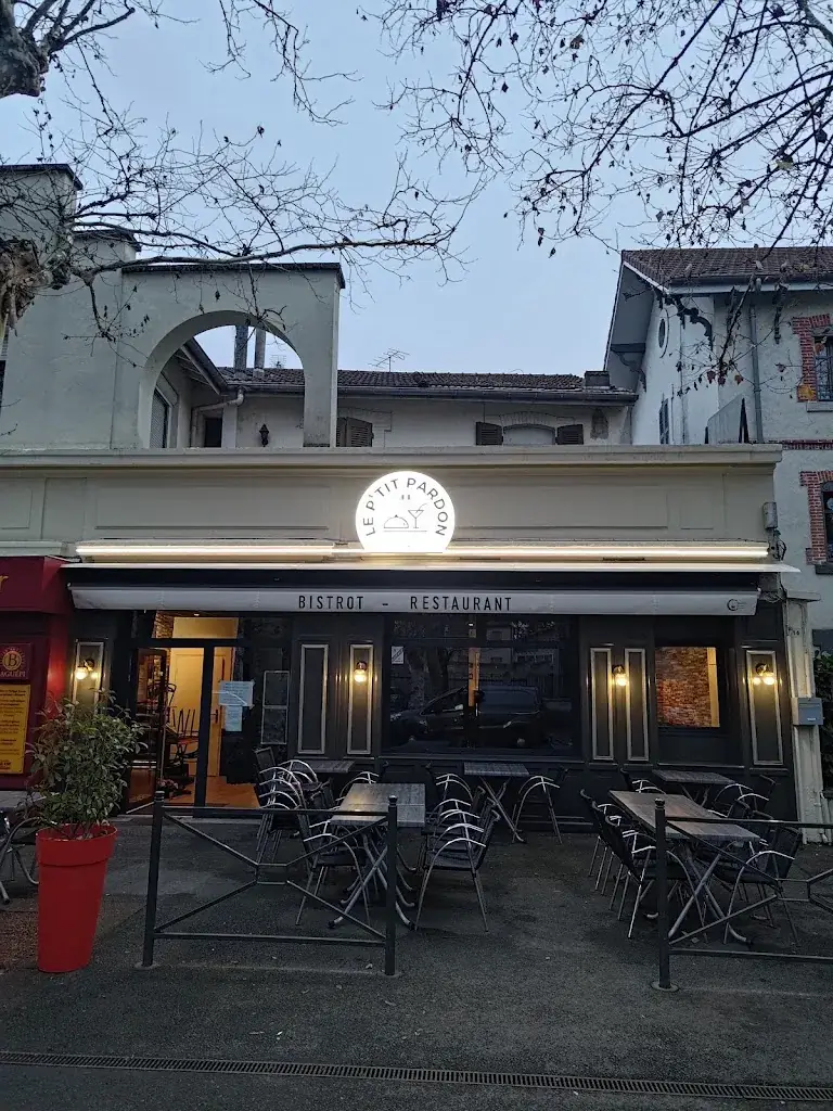 Bar Restaurant Le P'tit Pardon Feurs_Feurs_slider_image_3