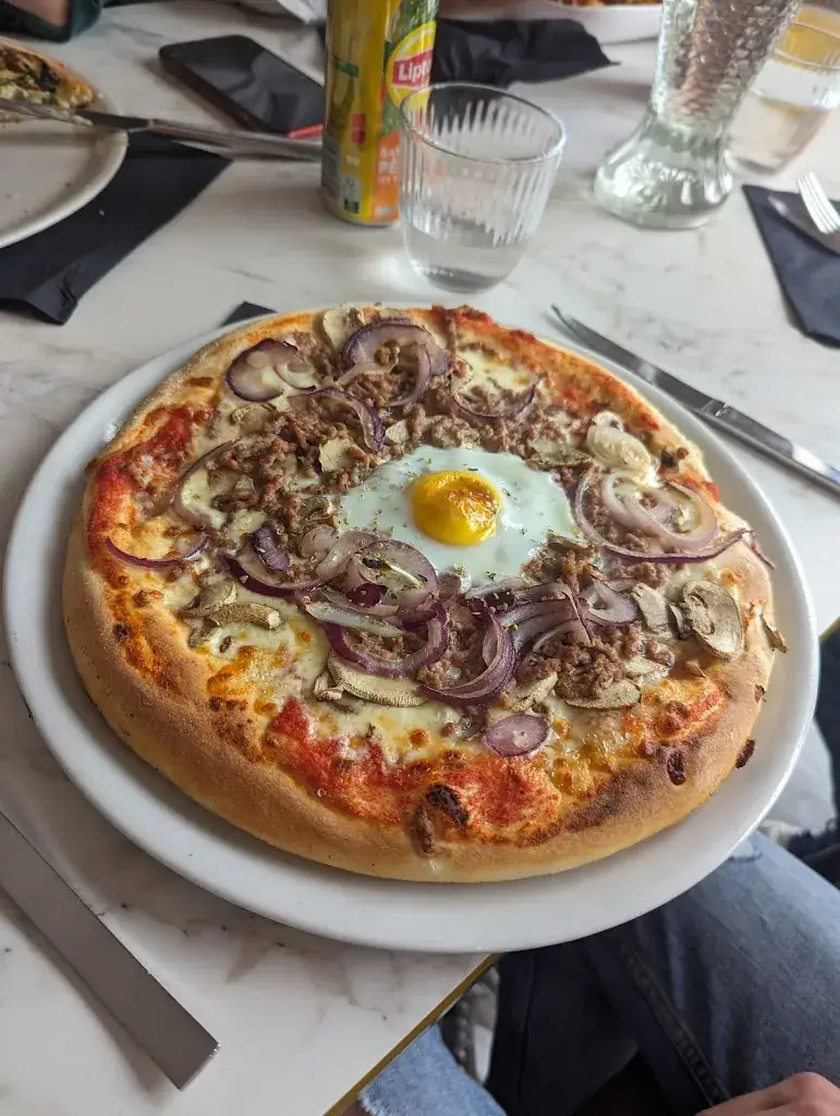 LA PIAZZA | Restaurant & Pizzeria_Bousbecque_slider_image_1