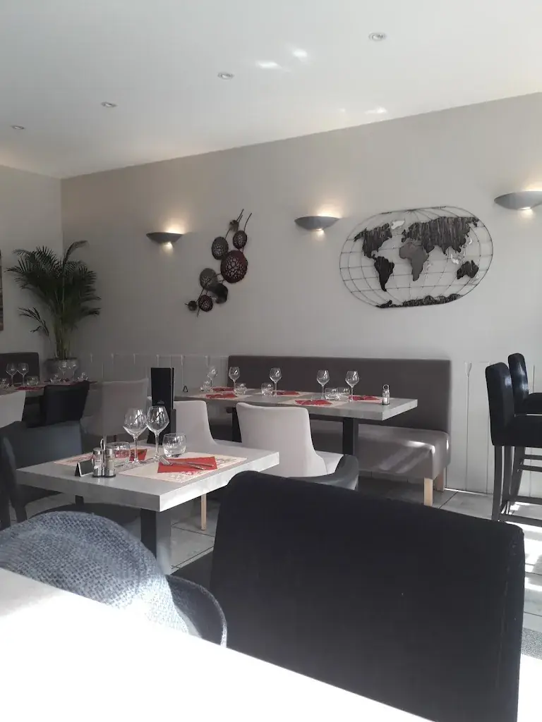 philippe Galoustoff (Pepex)_Brasserie de la paix, chez Mimi & Sam_Feurs_review