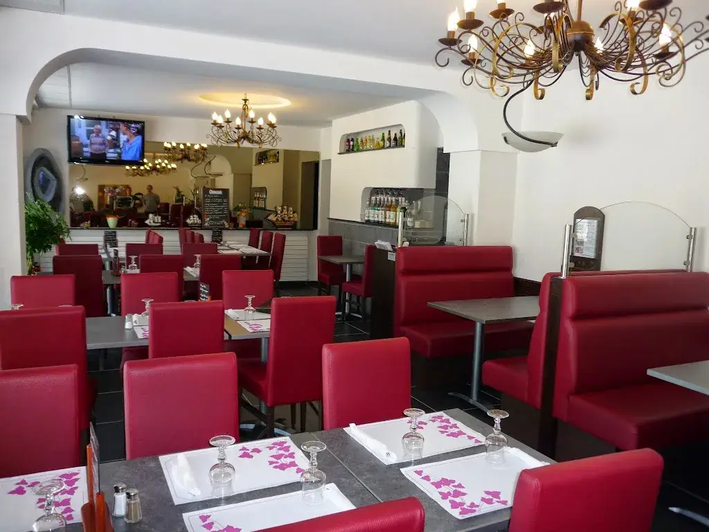 Friterie La Beuxeidienne restaurant in Boussois