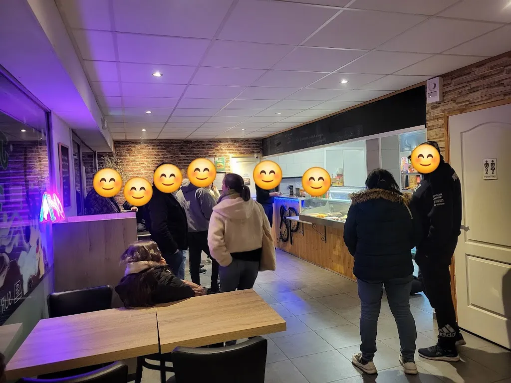 Soraya T._Friterie delgrange_Bousies_review