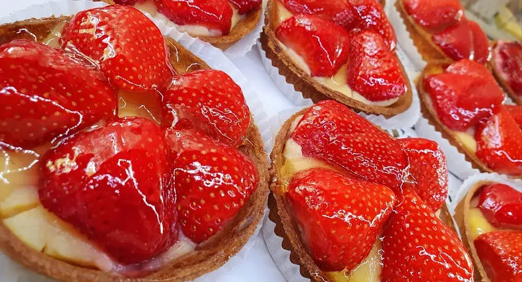 Chez Francoise_Croix-Caluyau_slider_image_1