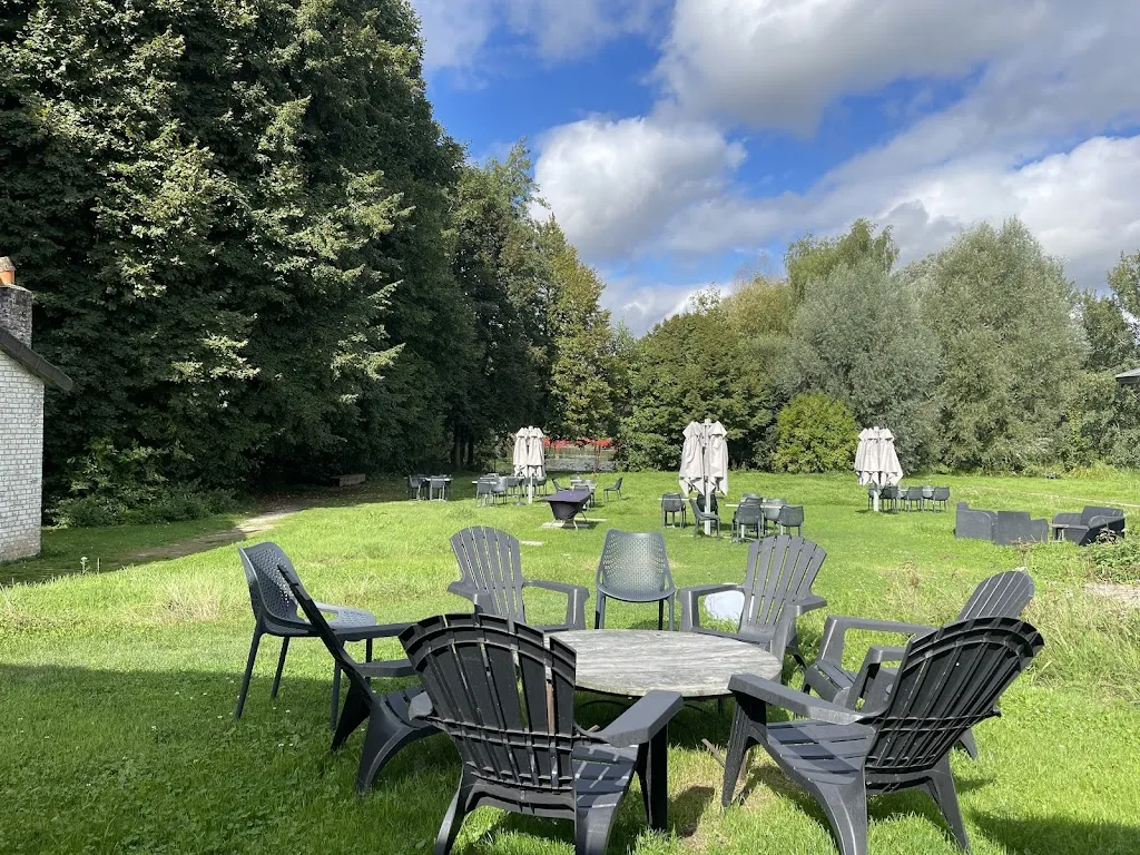 Domaine des P'tits Bouchons restaurant in Éclusier-Vaux