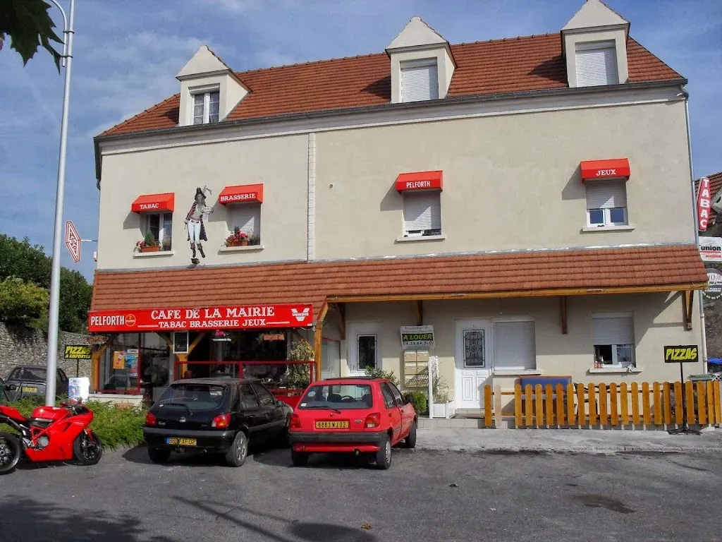 Café de la Mairie restaurant in Brasles