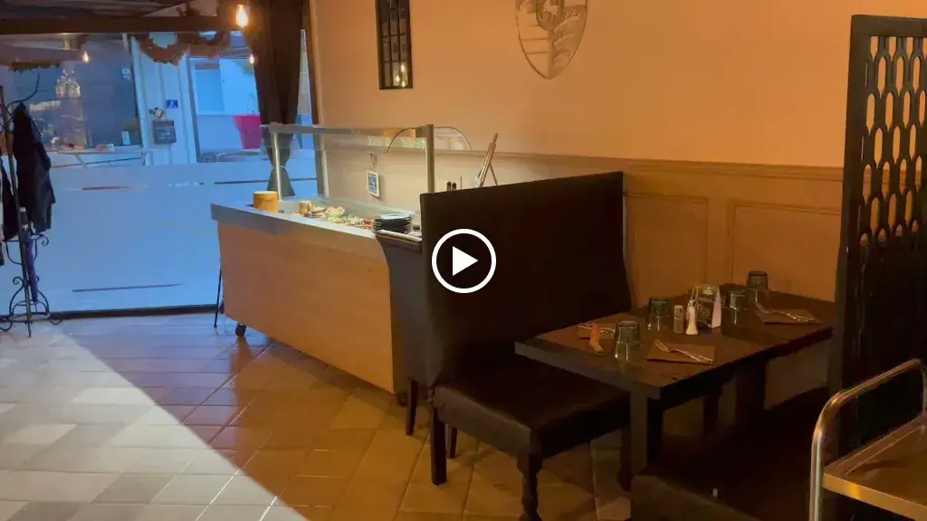 Le 911 Restaurant Chierry_Chierry_slider_image_2