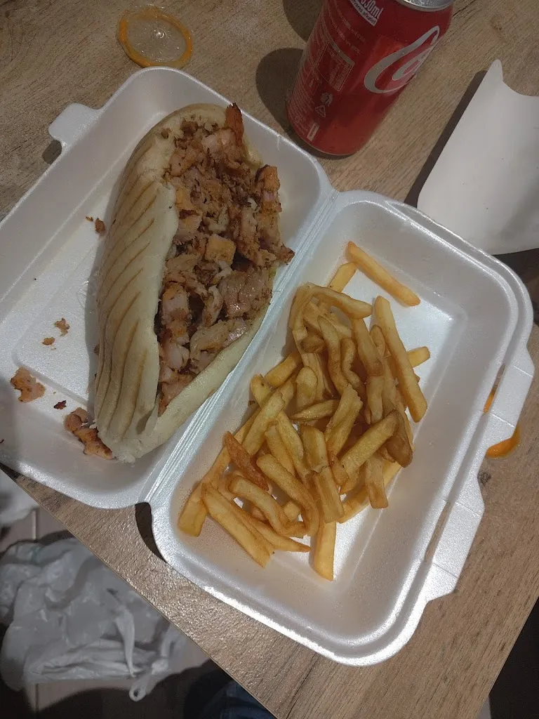 Golfi_one Vw_La Terrasse_Bohain-en-Vermandois_review