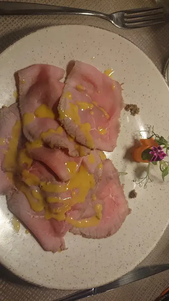 Dan Col_Family Restaurant_Italy_review