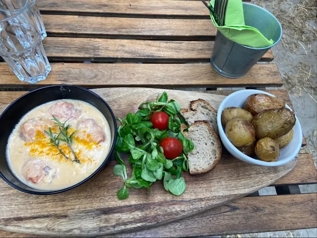 Les Chevrettes - Bar et restaurant_Rieulay_slider_image_3