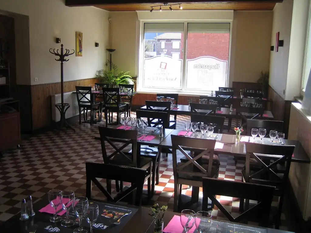 Brasserie du Commerce restaurant in Bucquoy