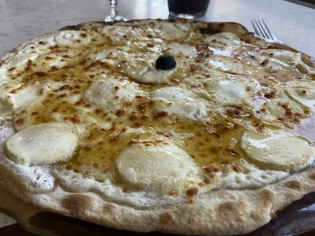 La Tour de Pizz'a_Venizel_slider_image_3