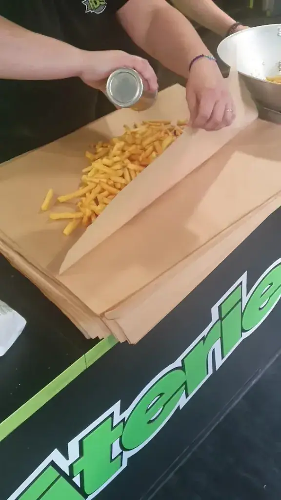 Marc-Antoine Cheminot_FDS friterie du stade_Calonne-Ricouart_review