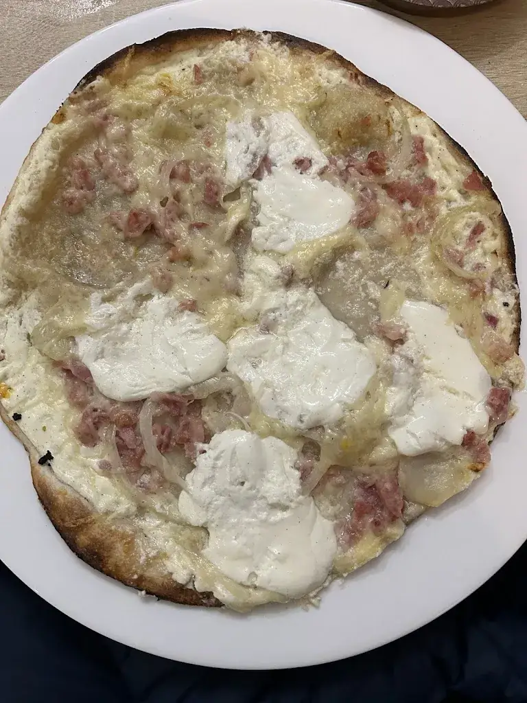 Chloé Spodobalski_Royal Pizza_Camblain-Châtelain_review