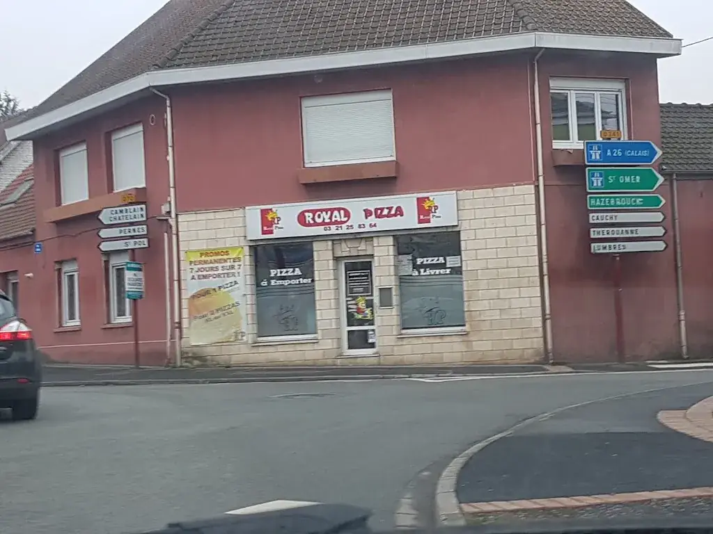 Royal Pizza_Camblain-Châtelain_slider_image_1