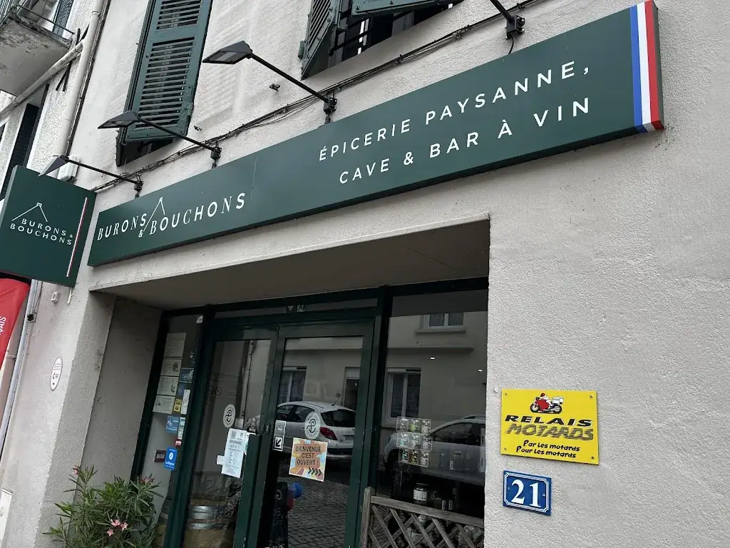 Jean-Nicolas Tournier_BURONS et BOUCHONS - Bistro/Resto de pays, Pub Cantalou, Caviste et Epicerie Fine Paysanne_Condat_recensione