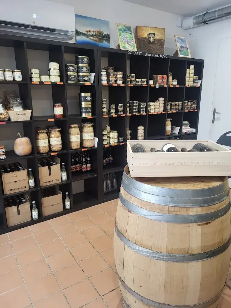 Xavier Riveau_BURONS et BOUCHONS - Bistro/Resto de pays, Pub Cantalou, Caviste et Epicerie Fine Paysanne_Condat_recensione