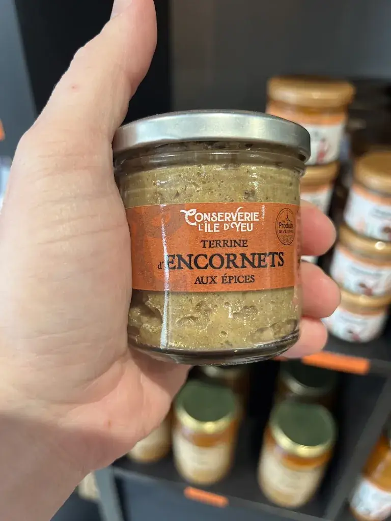 BURONS et BOUCHONS - Bistro/Resto de pays, Pub Cantalou, Caviste et Epicerie Fine Paysanne_Condat_slider_image_3