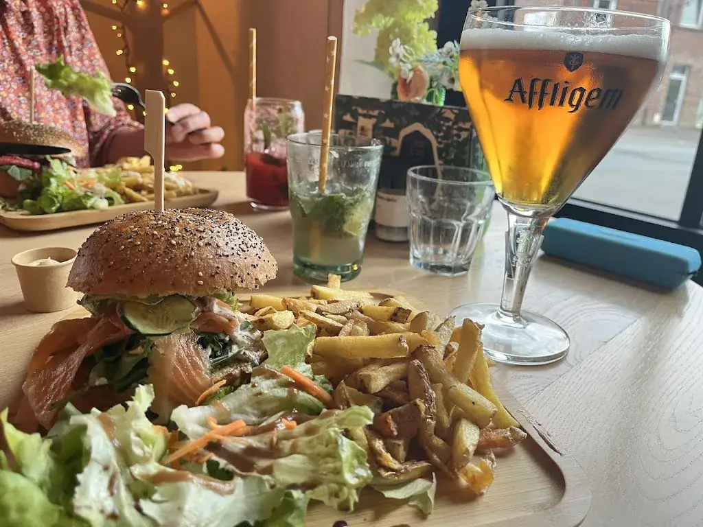 Frank Blakemore_Brother's_Bondues_review