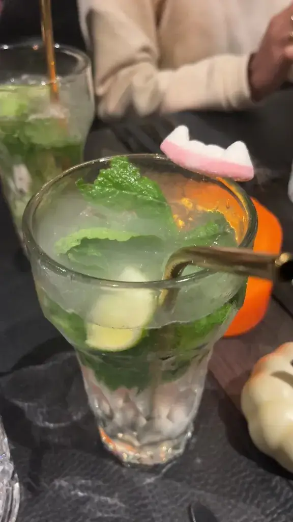 Grace Tisell_Le Borsalino_Wambrechies_review