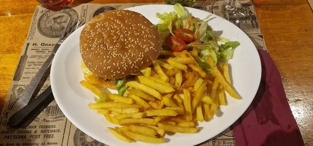 joseph Salet_La Petite Auvergne_Condat_reseña