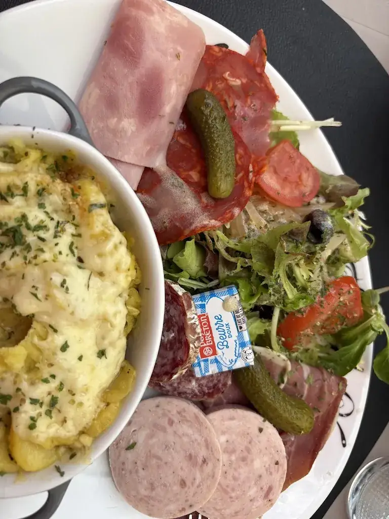 Laurent Portal_Snack Bar Chez SAM_Condat_review