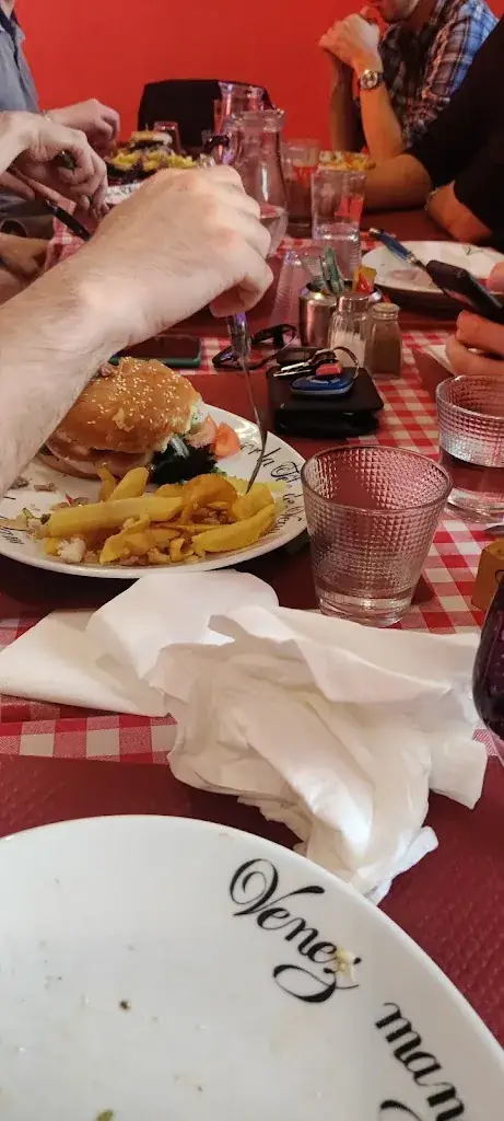 Frank René-Jacques Guillard_Snack Bar Chez SAM_Condat_review